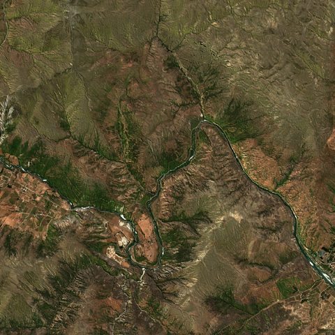 Satellite photo of the same 15 km square around Kawarau Gorge